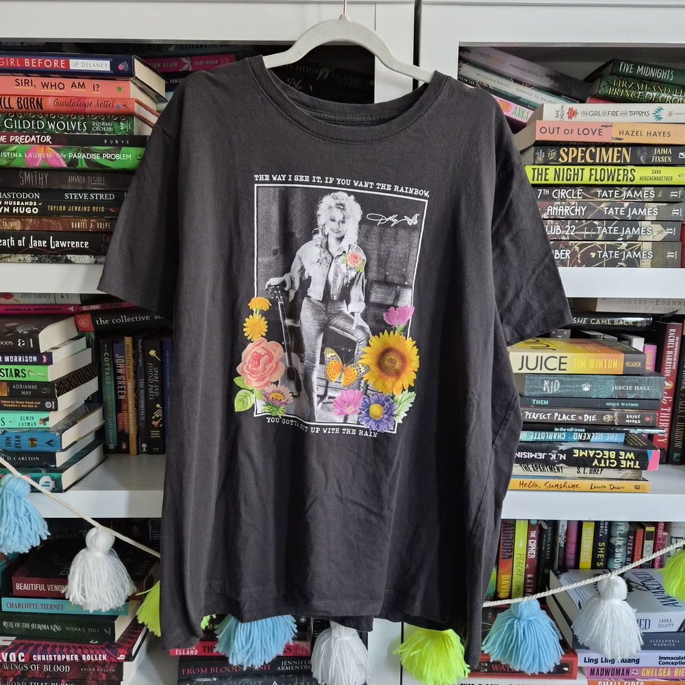 Dolly Graphic Band Tee Black T-Shirt with Butterfly Detail Shirt Plus Size 2x